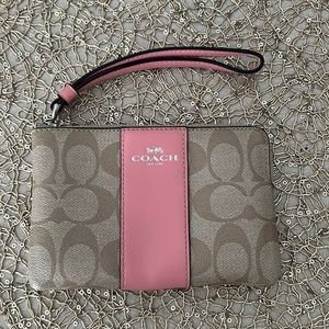 Mini Coach Corner Zip Wristlet